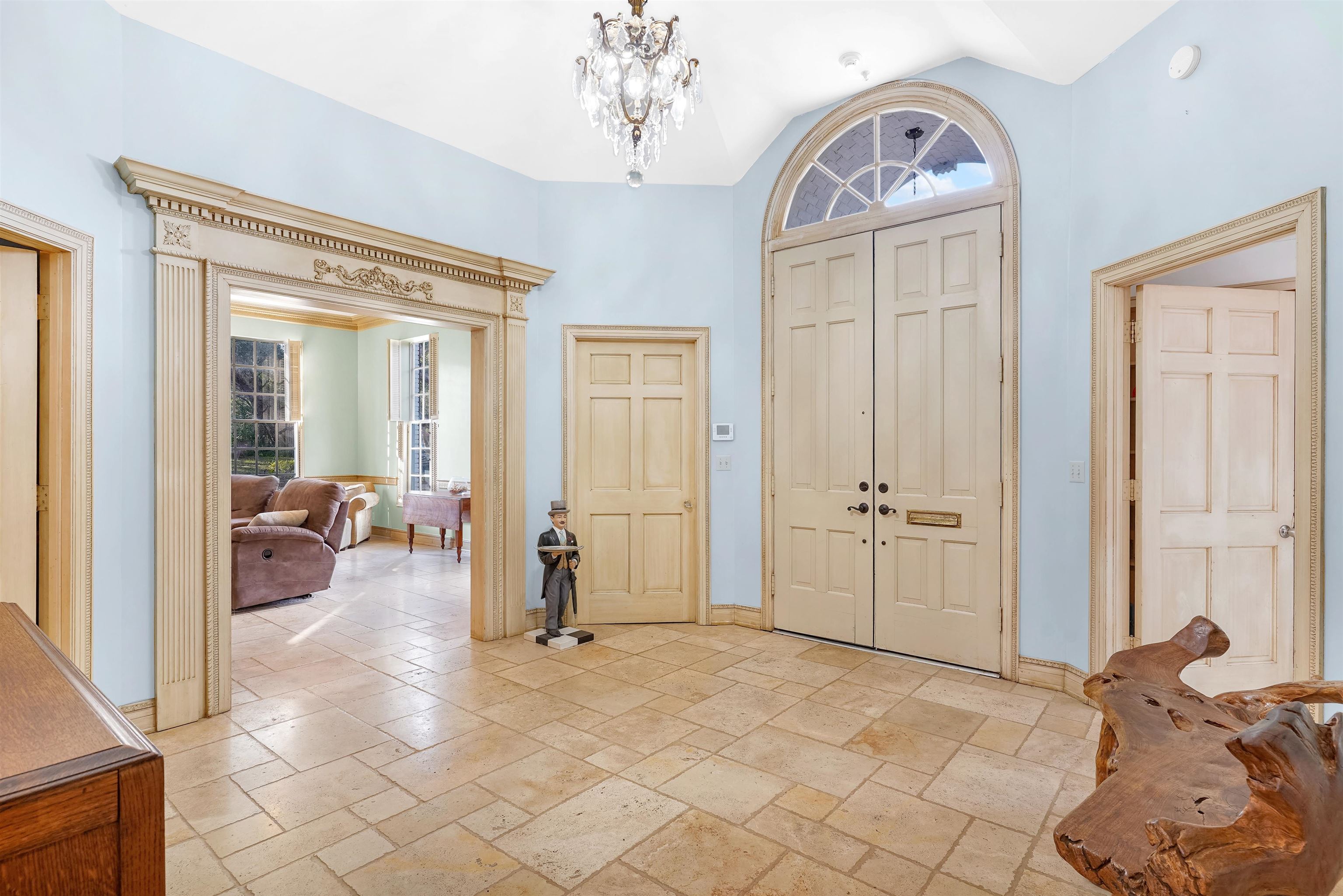 Image 8 of 47 For 40 Willow Drive