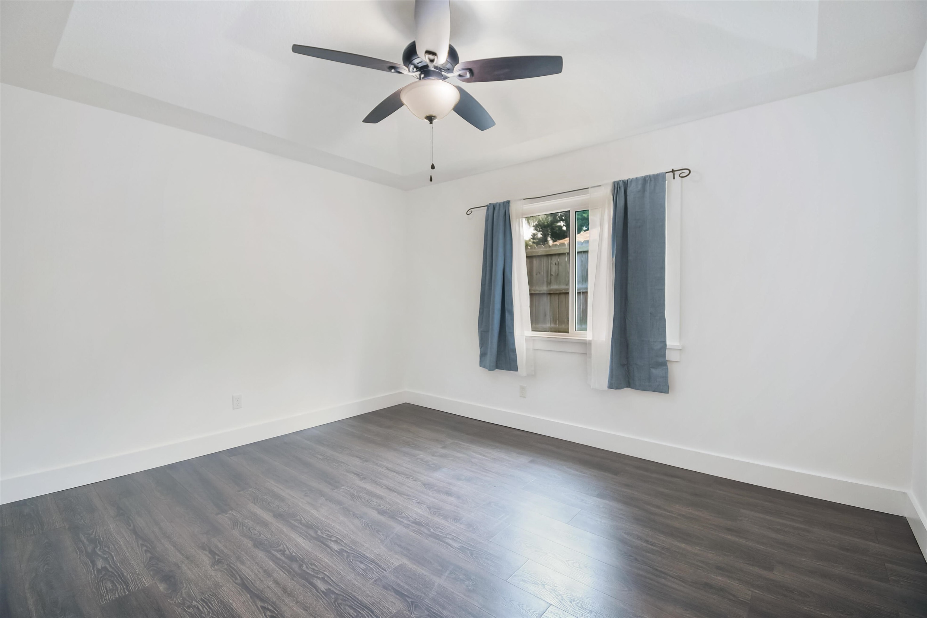 Image 13 of 36 For 497 Pyrus St