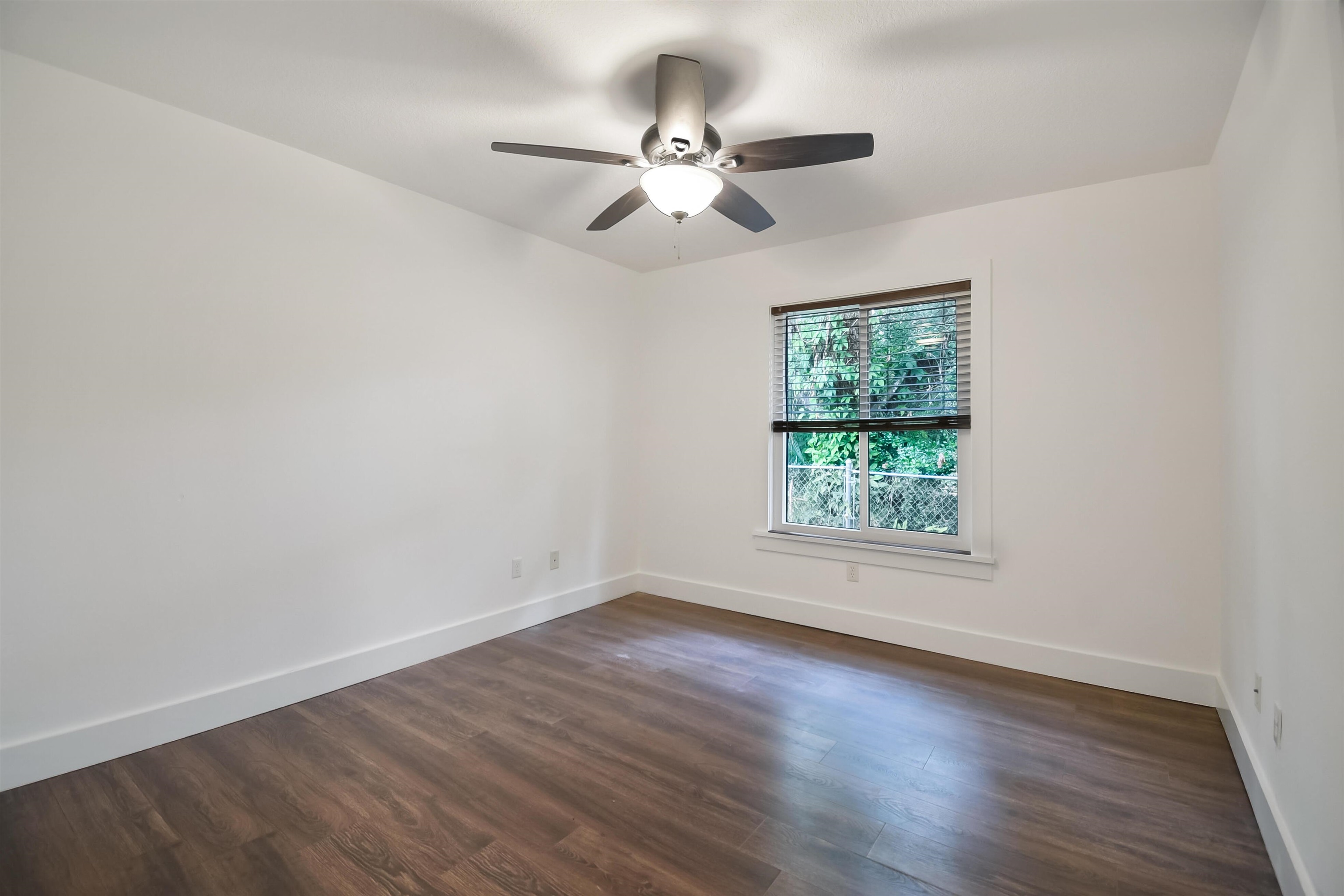 Image 19 of 36 For 497 Pyrus St