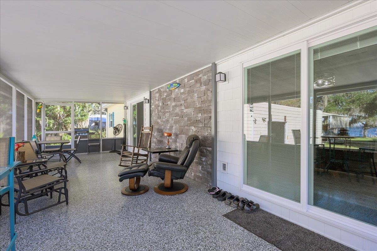 Image 11 of 45 For 116 Crescent Lake Shore Dr