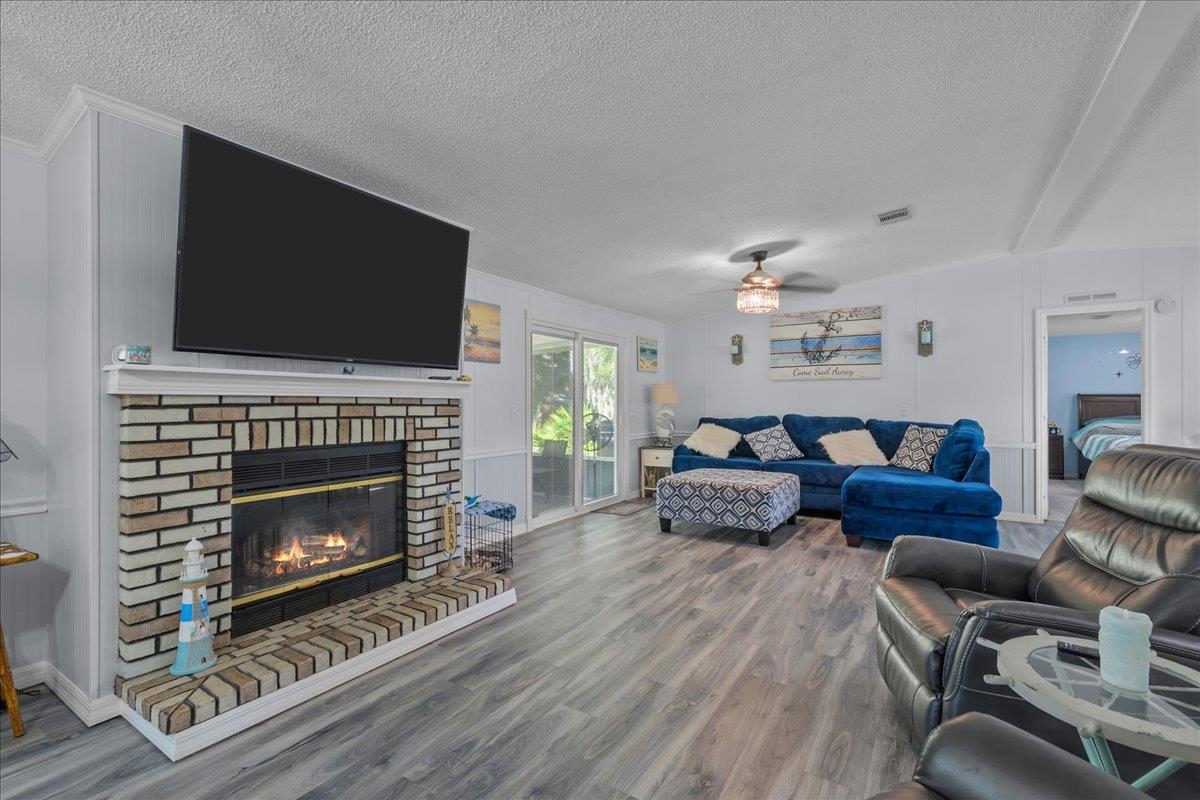 Image 17 of 45 For 116 Crescent Lake Shore Dr