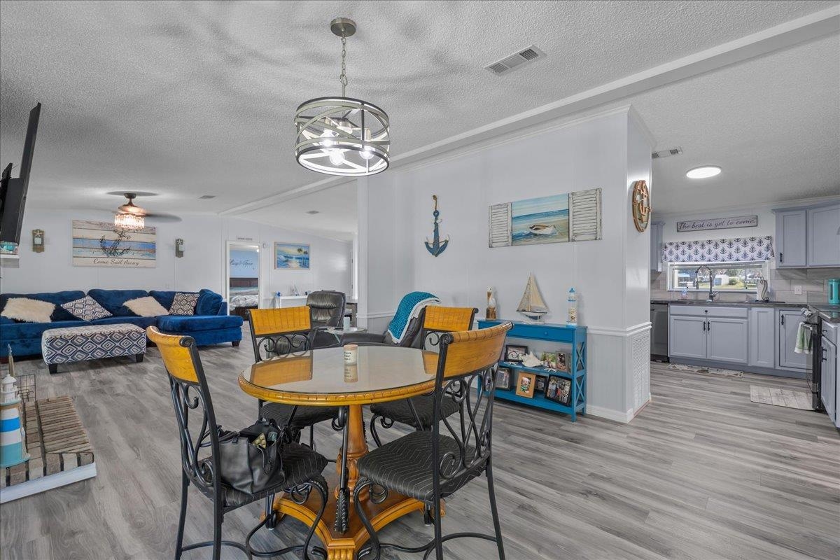 Image 18 of 45 For 116 Crescent Lake Shore Dr