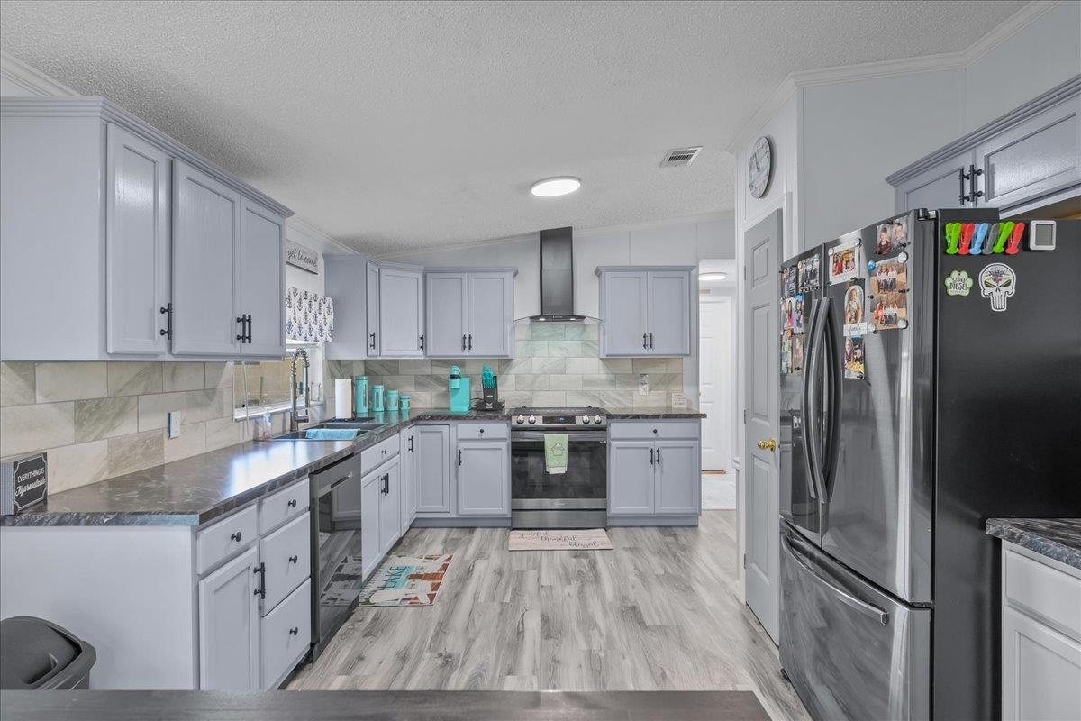 Image 21 of 45 For 116 Crescent Lake Shore Dr