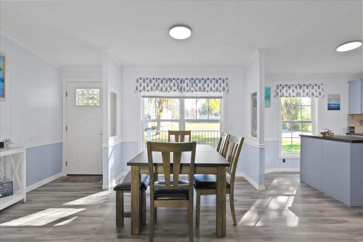 Image 24 of 45 For 116 Crescent Lake Shore Dr