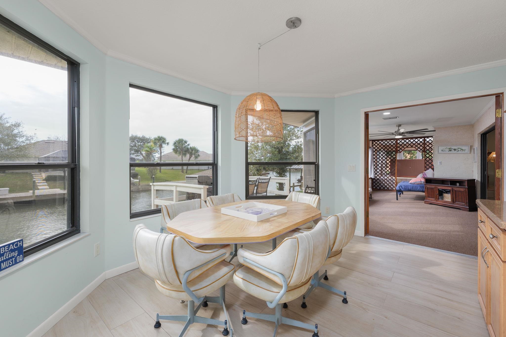 Image 14 of 39 For 25 Cottagegate Court