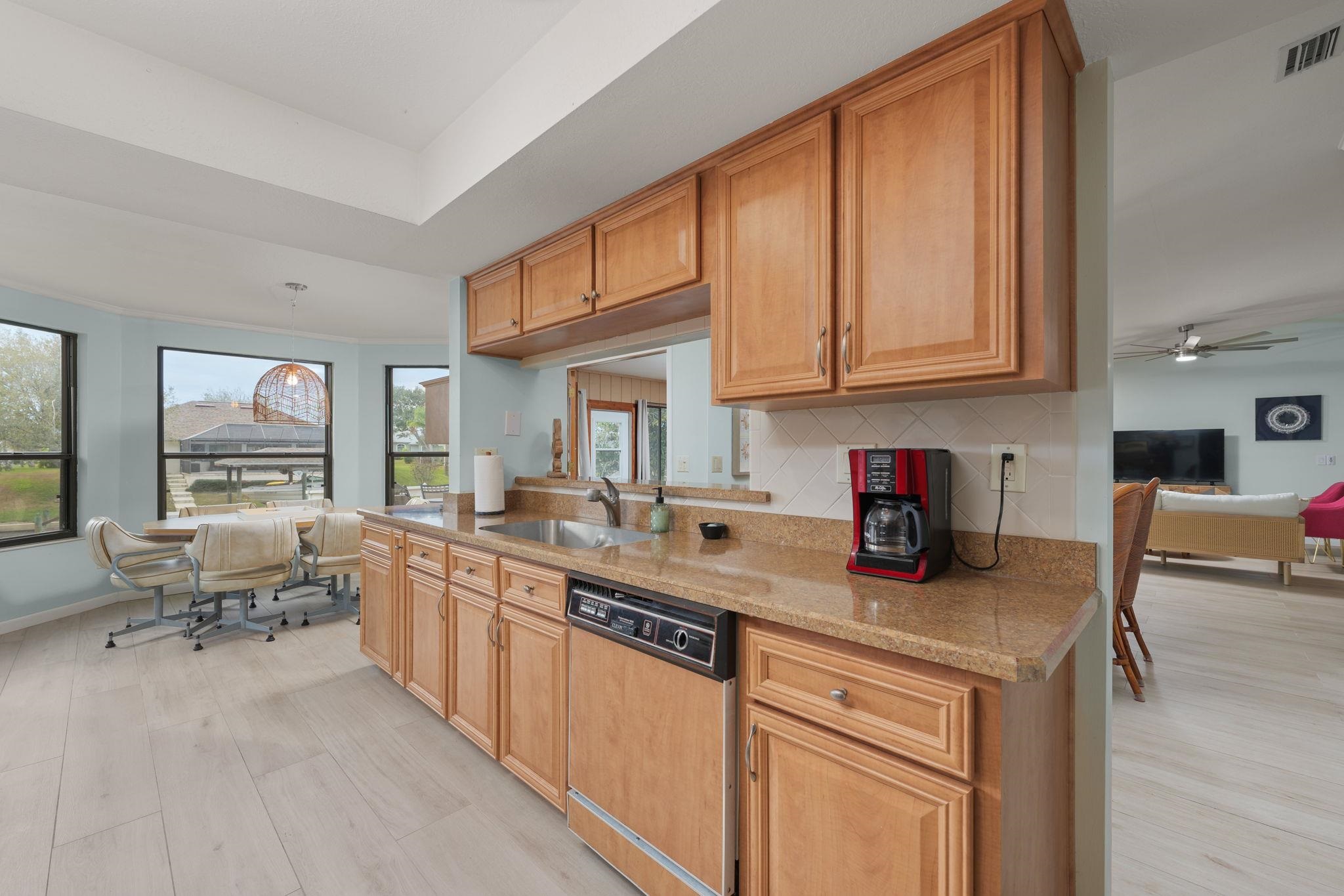 Image 17 of 39 For 25 Cottagegate Court