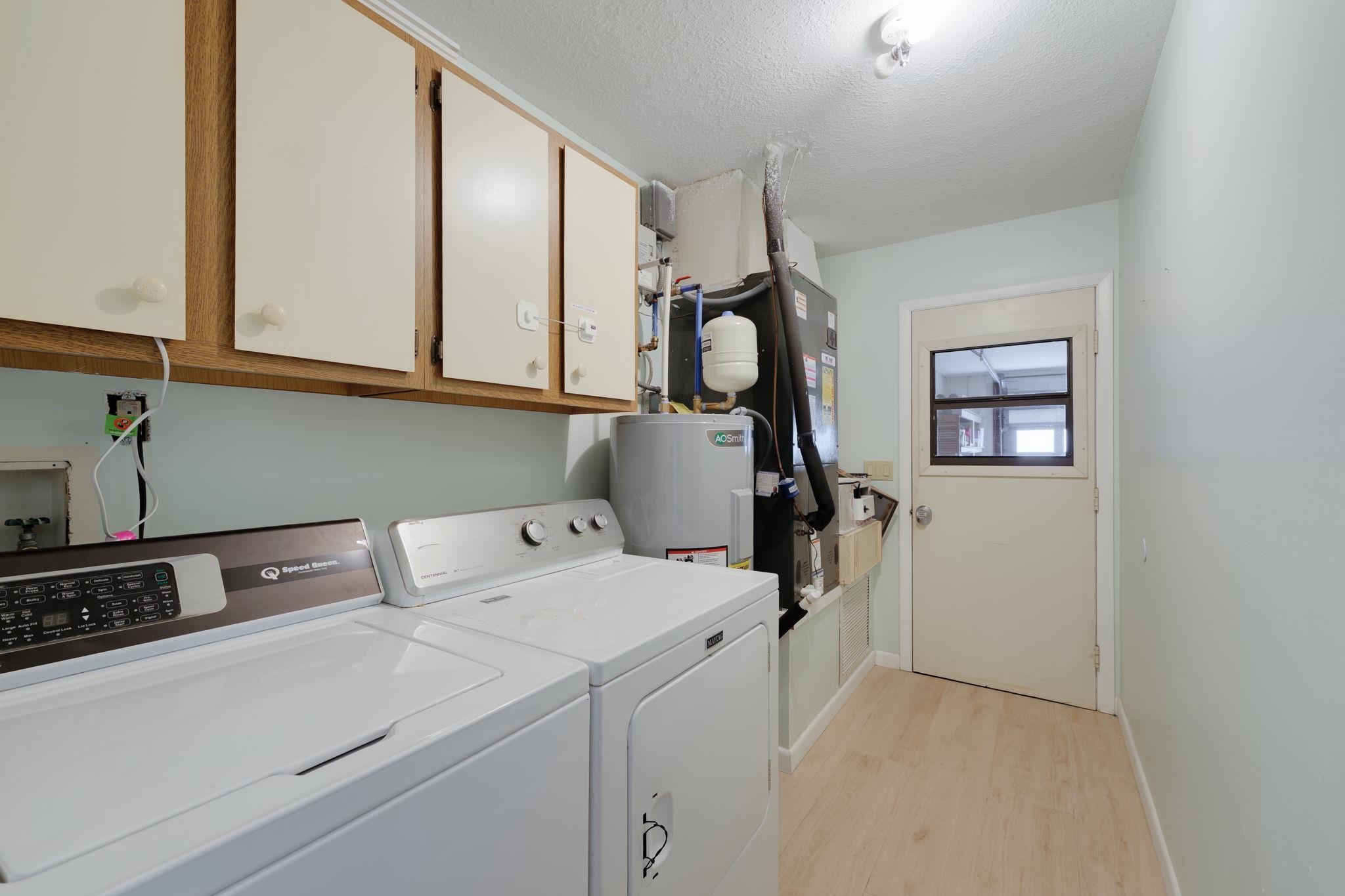 Image 21 of 39 For 25 Cottagegate Court