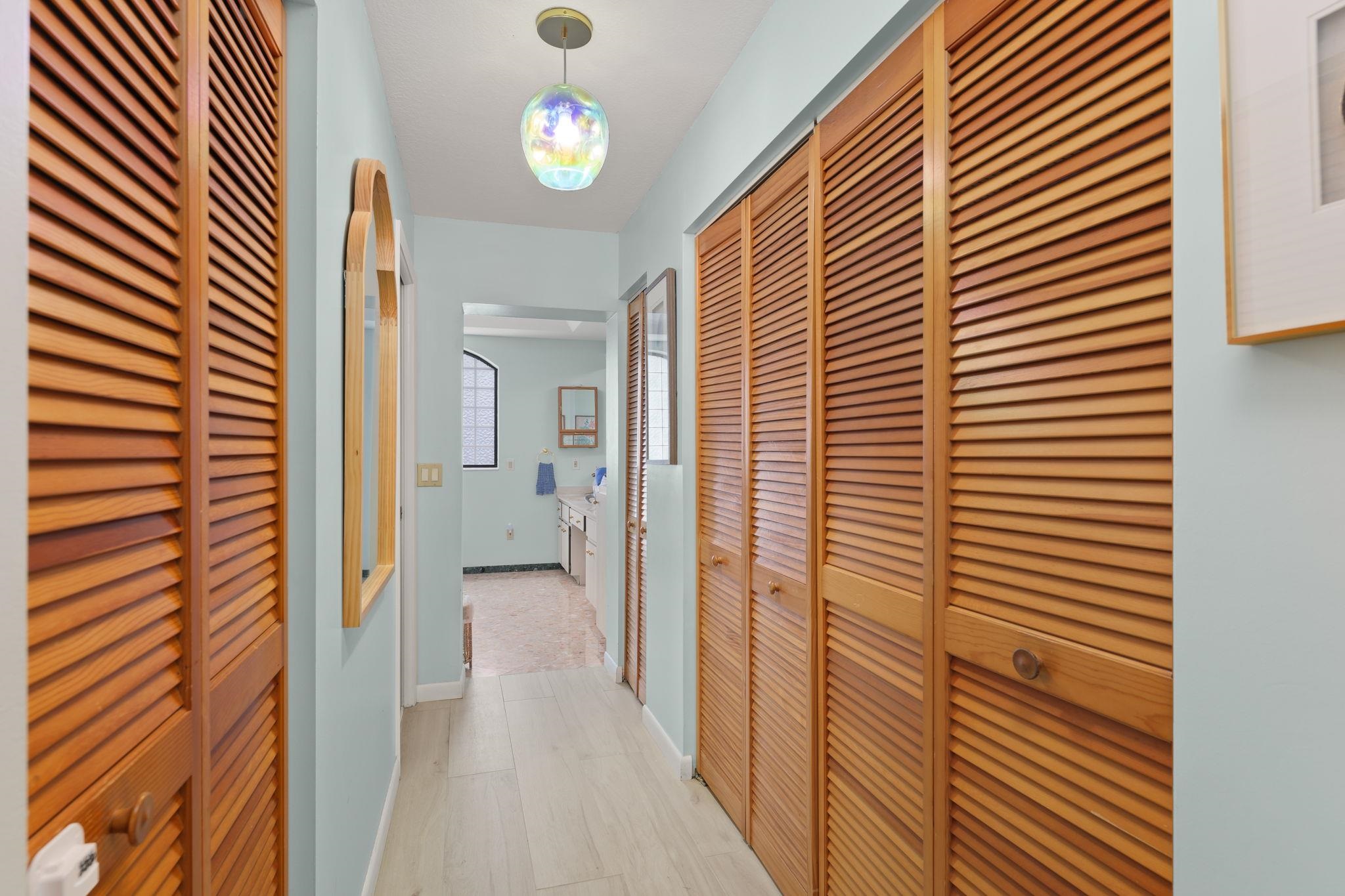 Image 26 of 39 For 25 Cottagegate Court