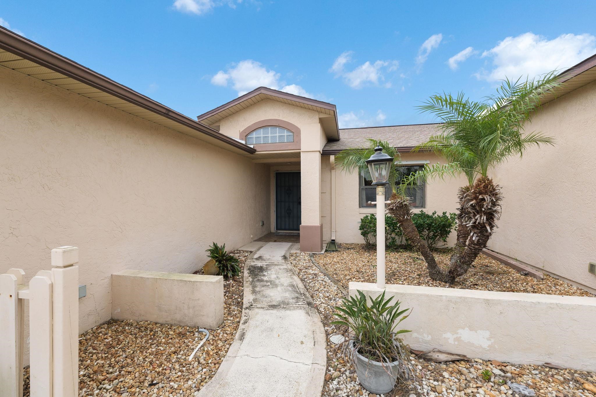 Image 35 of 39 For 25 Cottagegate Court