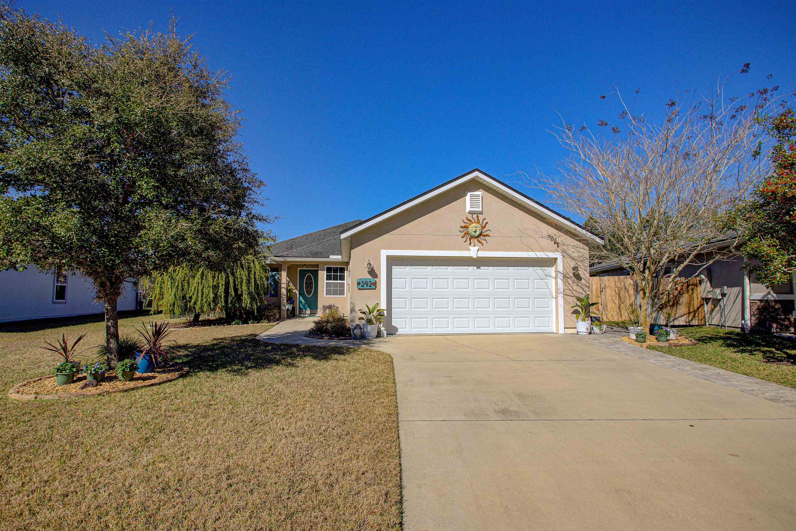 Image 18 of 80 For 292 Twin Maple Rd N