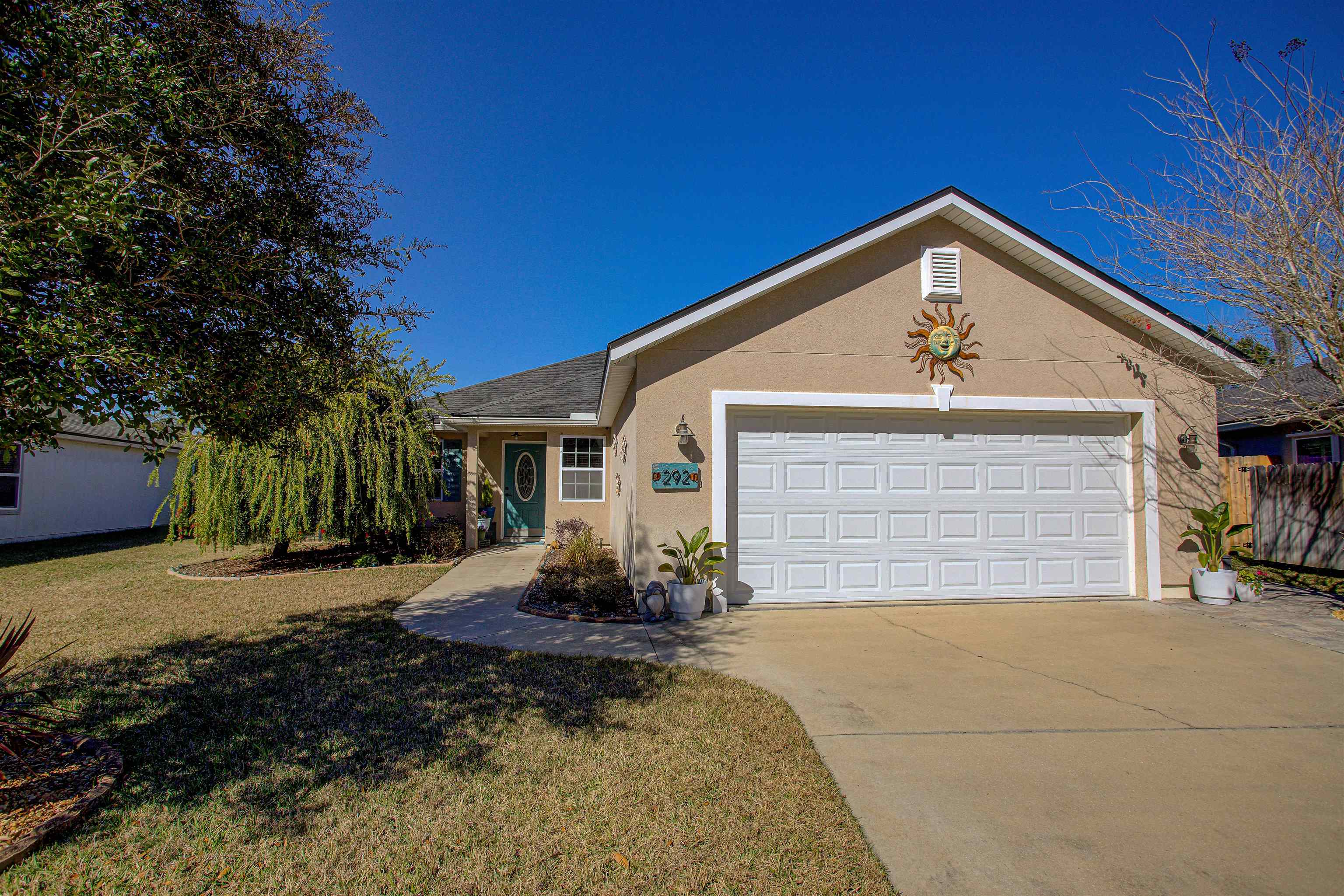 Image 20 of 80 For 292 Twin Maple Rd N