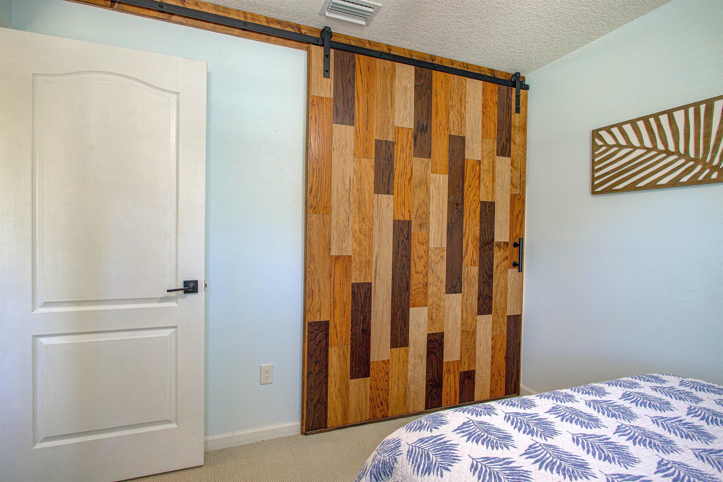 Image 30 of 80 For 292 Twin Maple Rd N