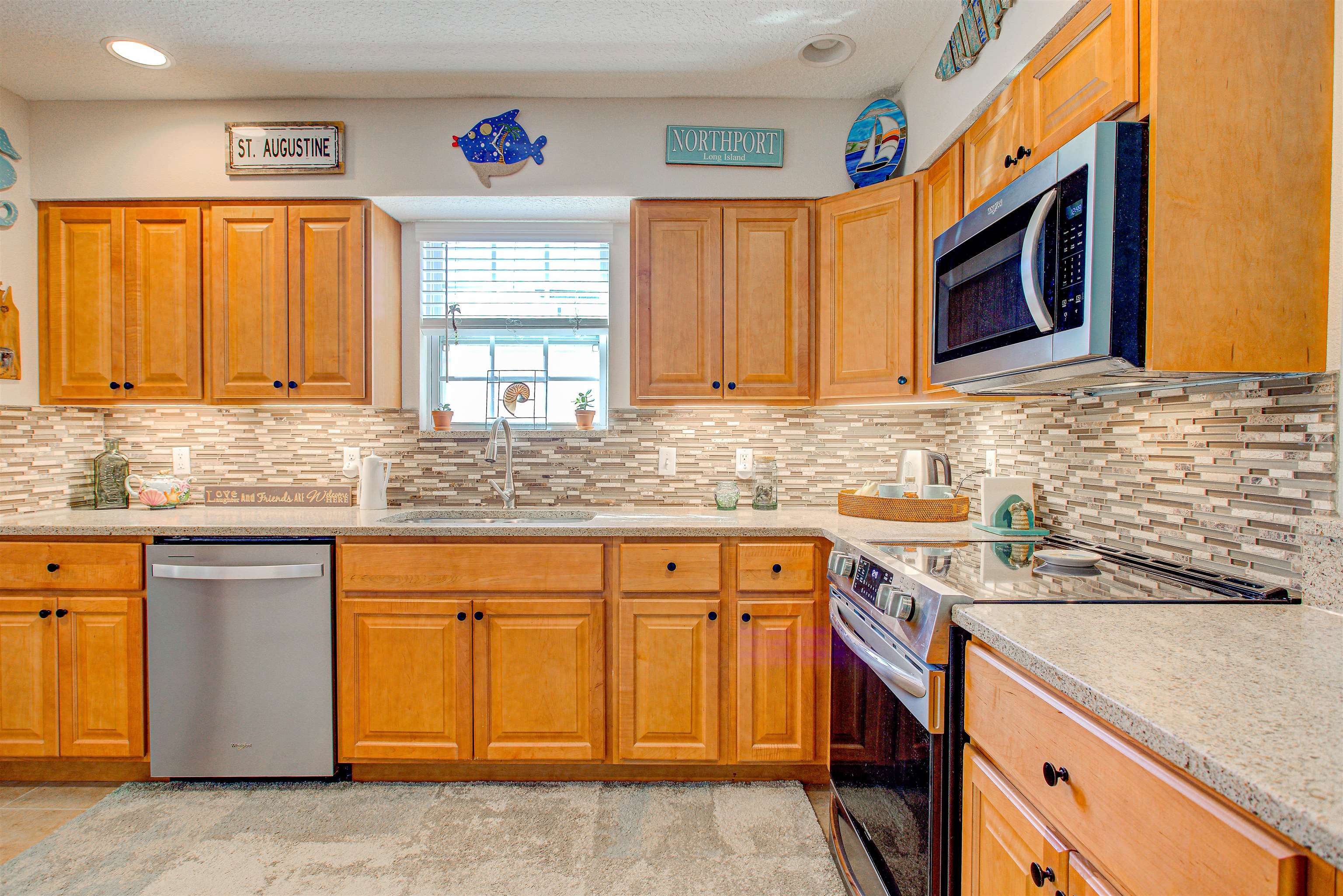 Image 42 of 80 For 292 Twin Maple Rd N