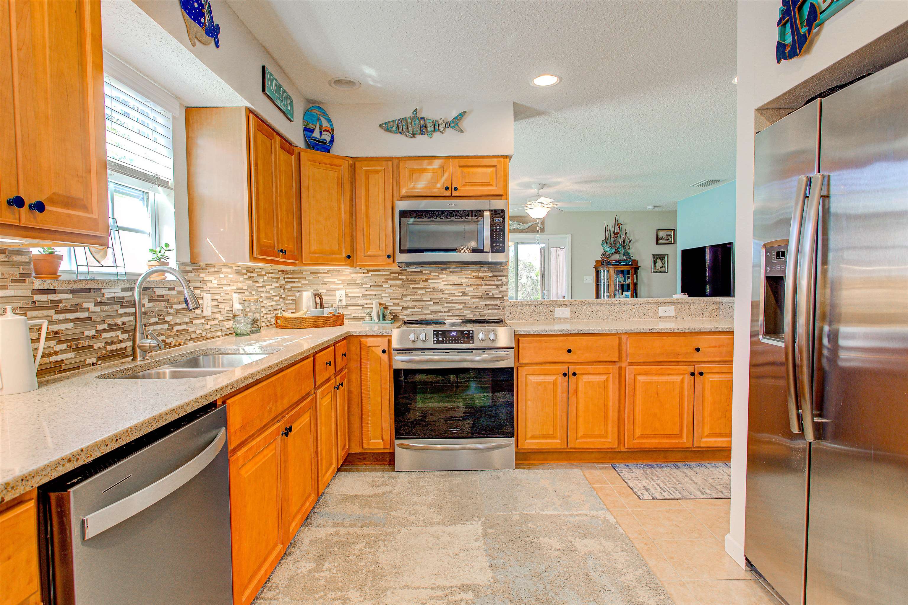 Image 43 of 80 For 292 Twin Maple Rd N