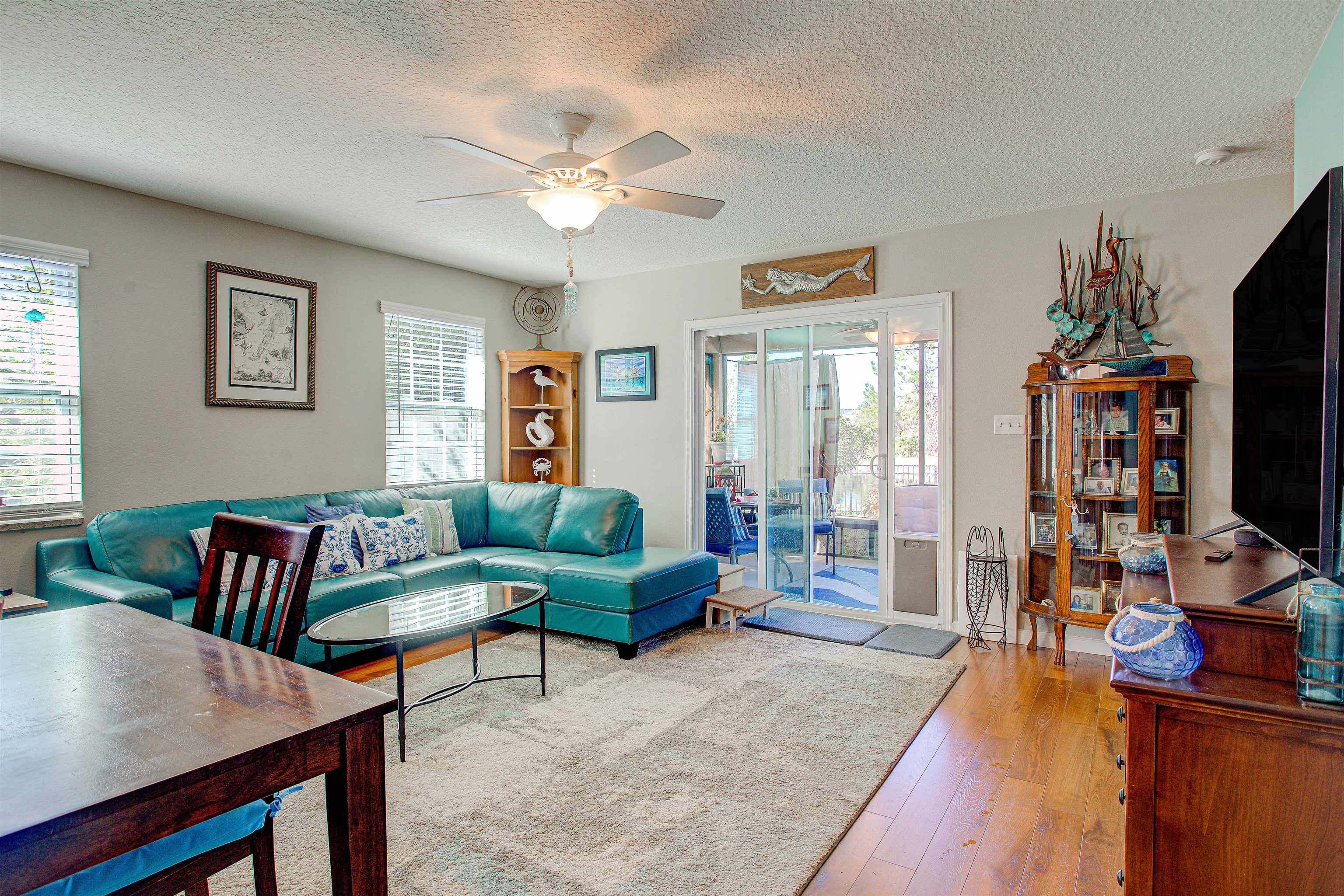 Image 48 of 80 For 292 Twin Maple Rd N