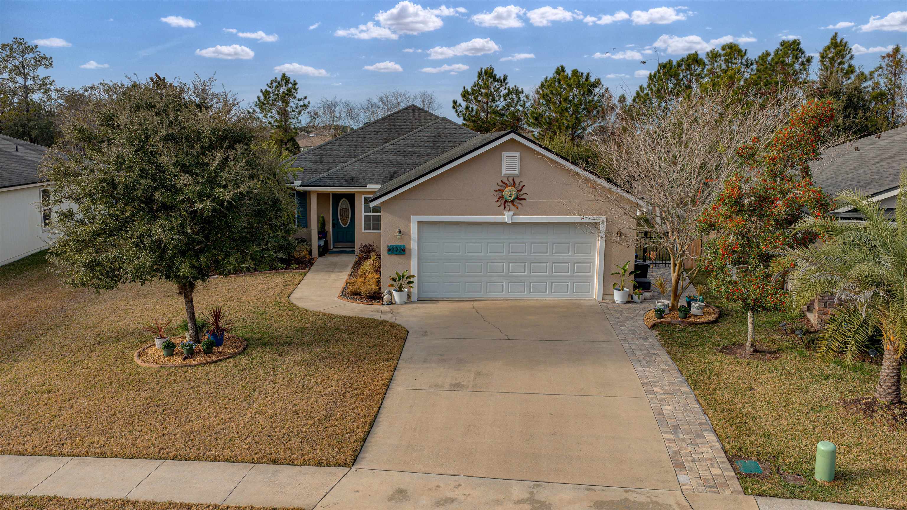 Image 5 of 80 For 292 Twin Maple Rd N