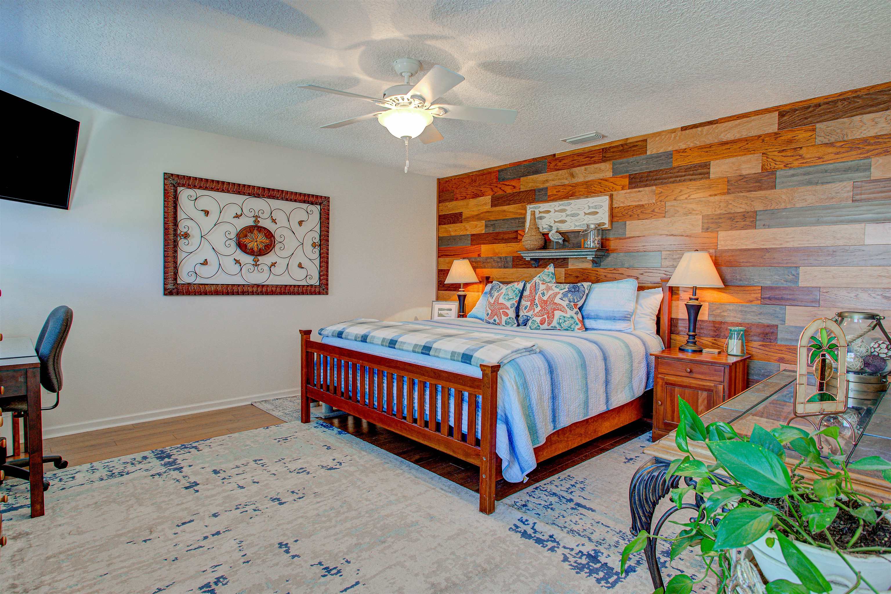 Image 52 of 80 For 292 Twin Maple Rd N