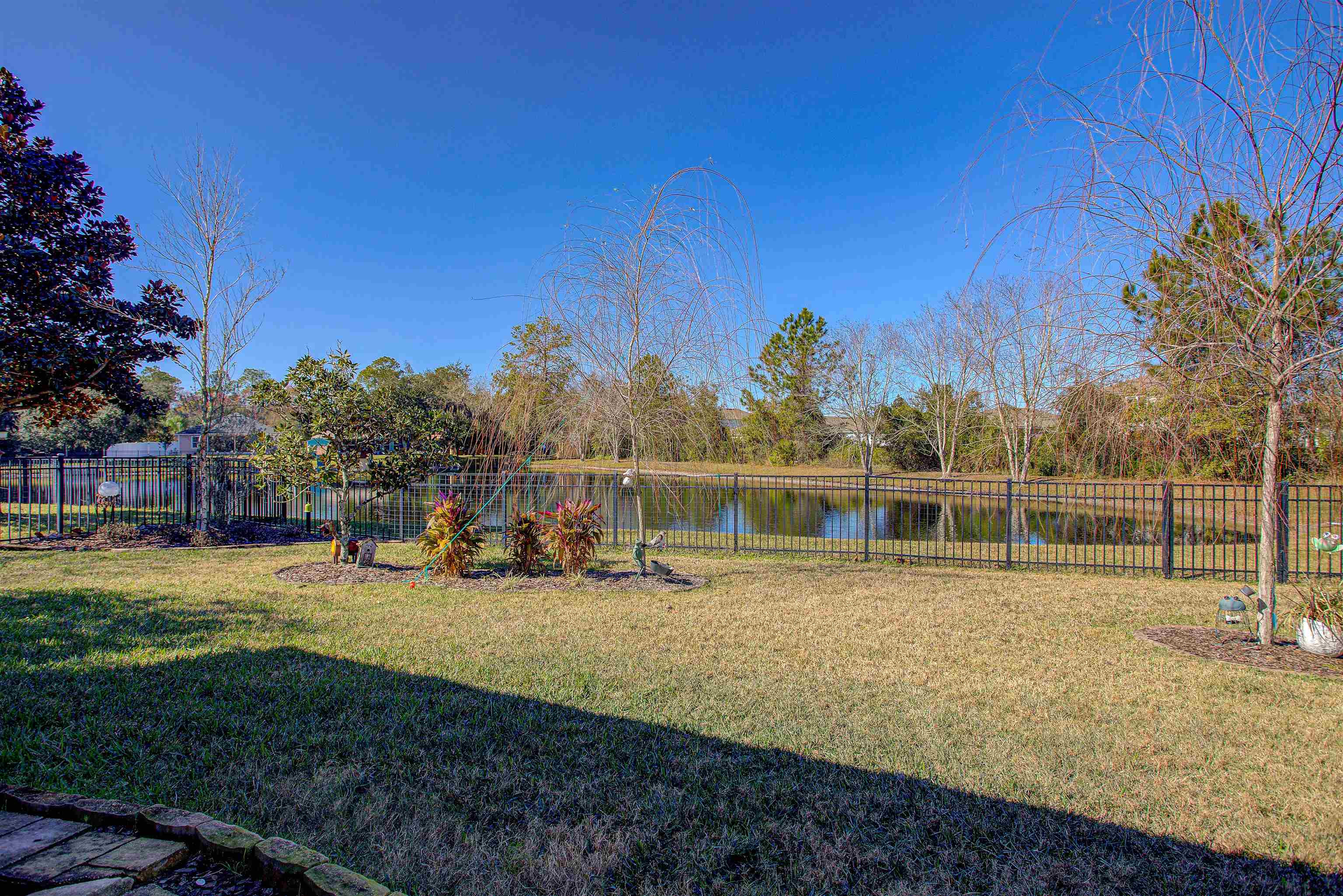 Image 66 of 80 For 292 Twin Maple Rd N