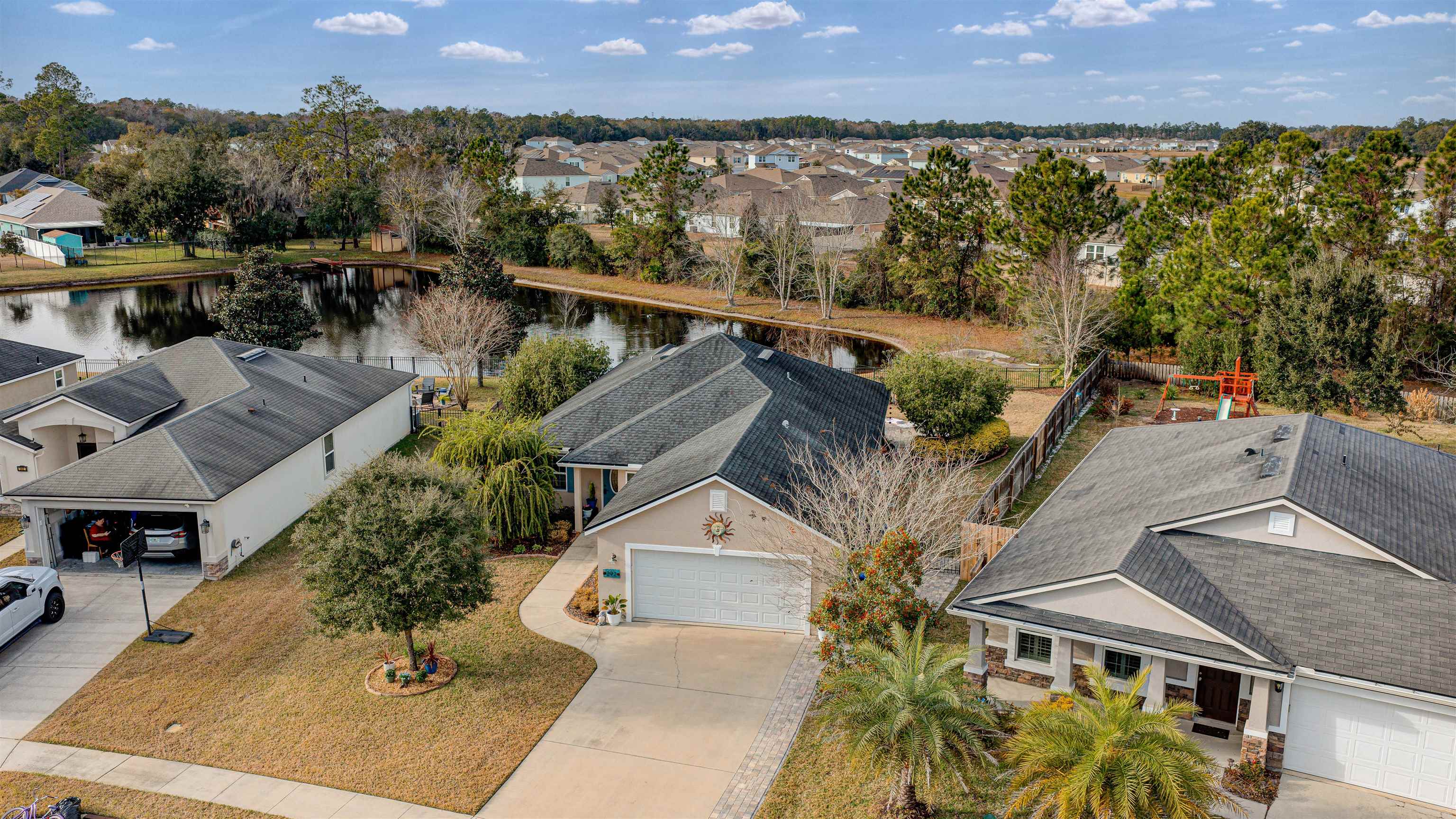 Image 7 of 80 For 292 Twin Maple Rd N