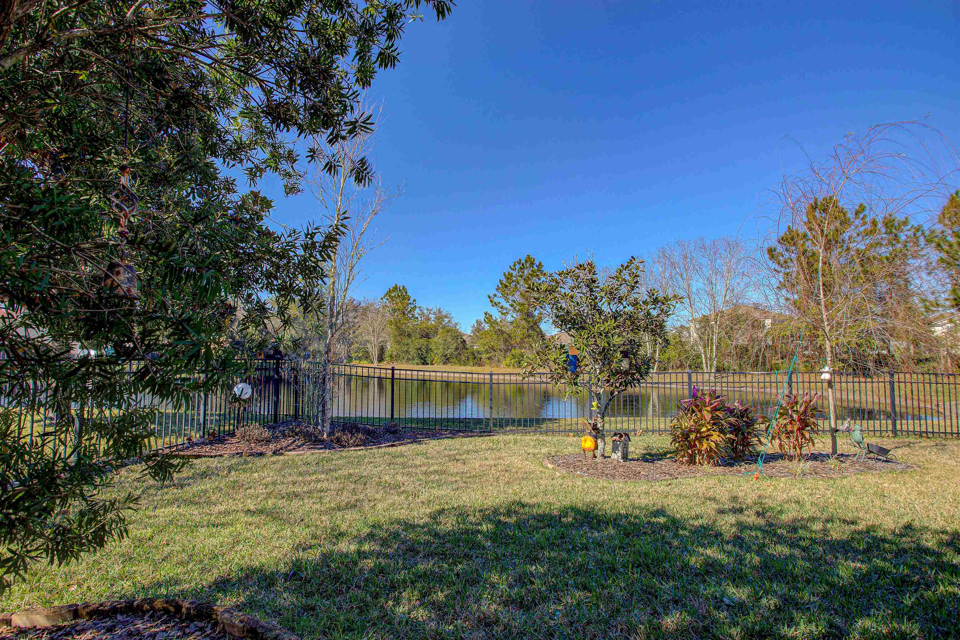 Image 77 of 80 For 292 Twin Maple Rd N