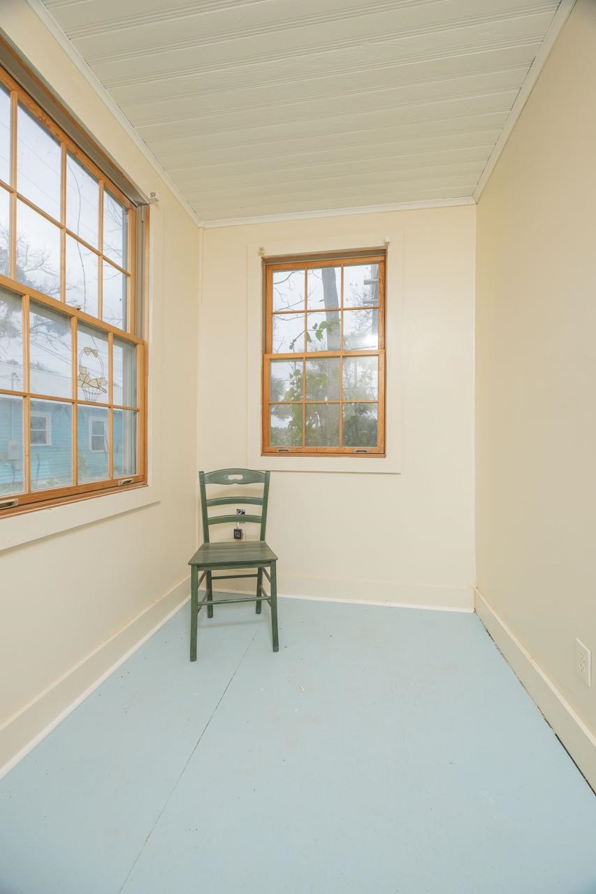 Image 21 of 63 For 11 Pine St  