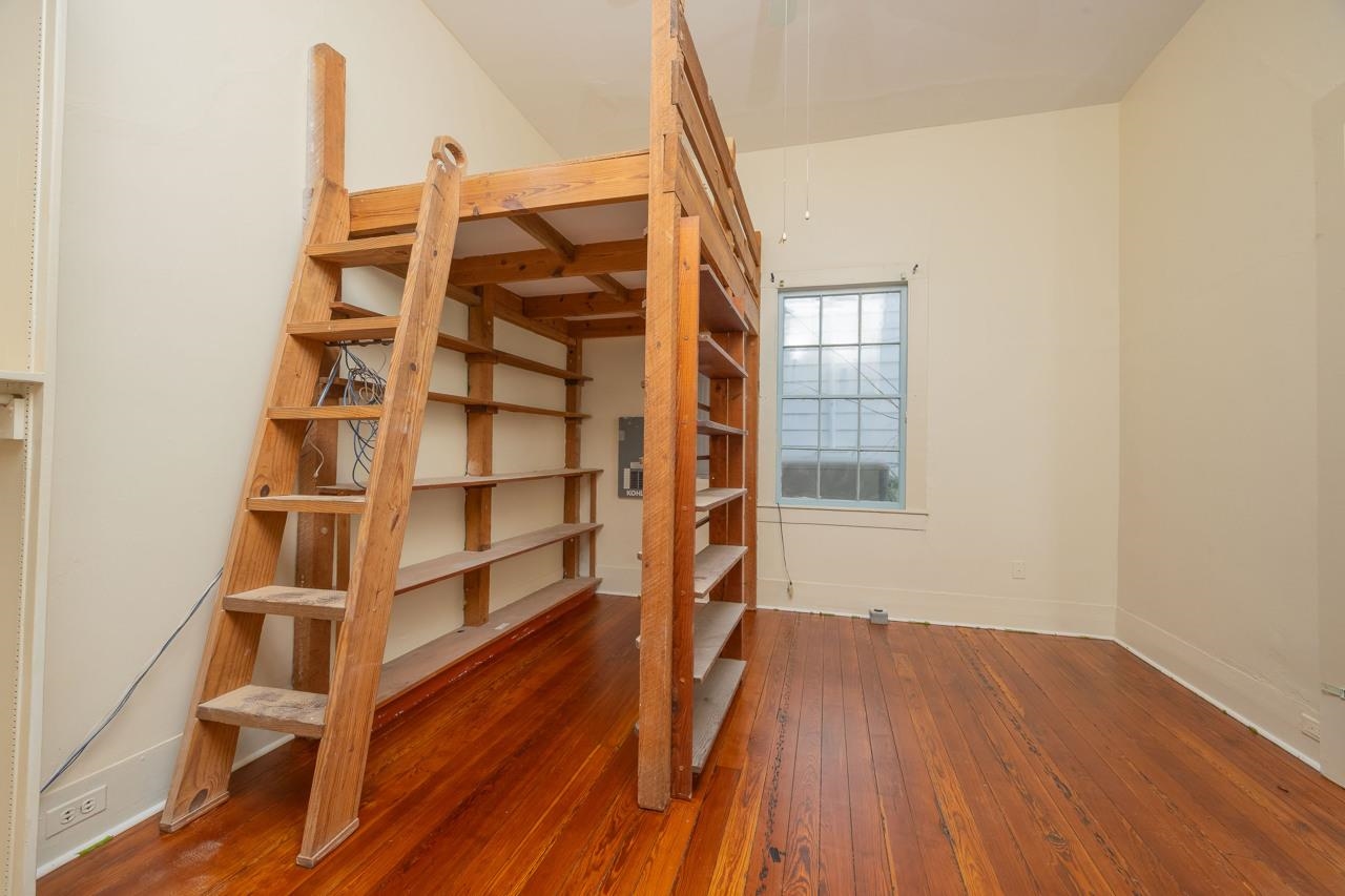 Image 23 of 63 For 11 Pine St  