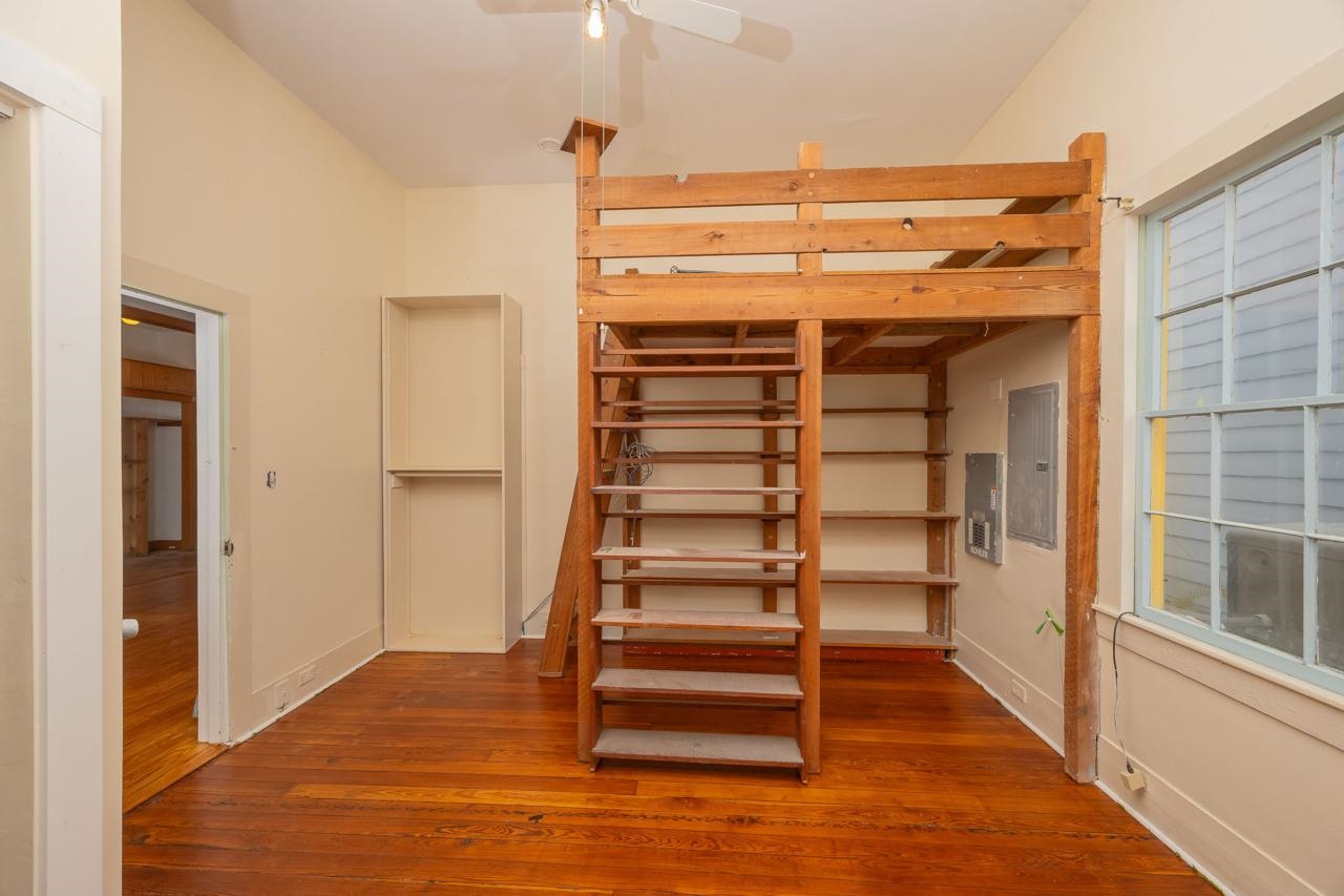 Image 24 of 63 For 11 Pine St  