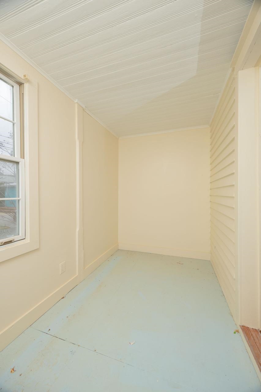 Image 26 of 63 For 11 Pine St  