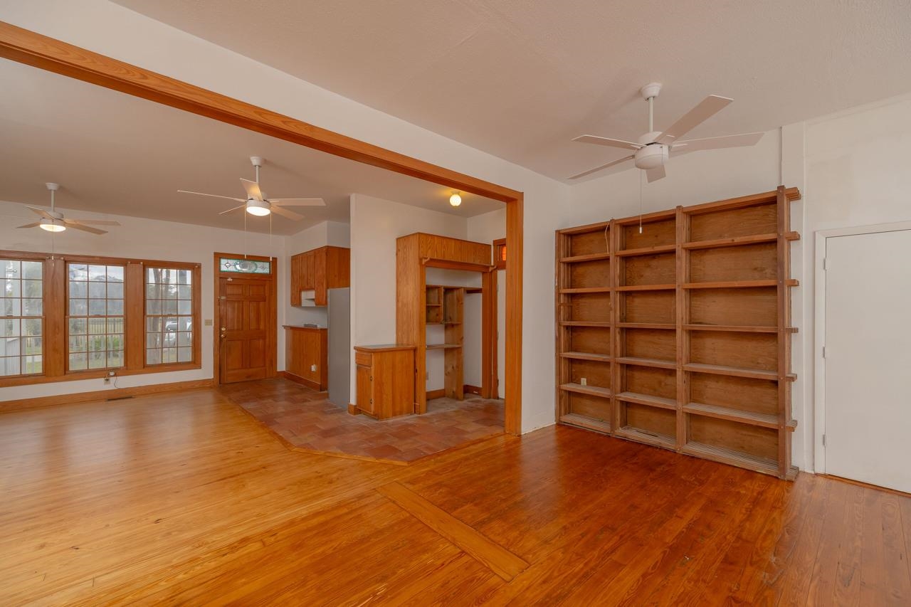 Image 27 of 63 For 11 Pine St  