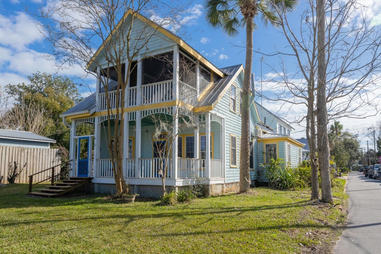 Image 3 of 63 For 11 Pine St  