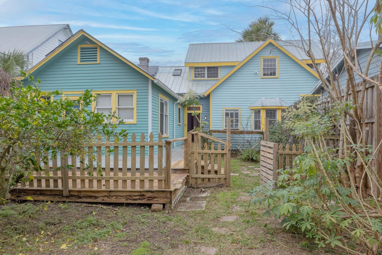 Image 31 of 63 For 11 Pine St  