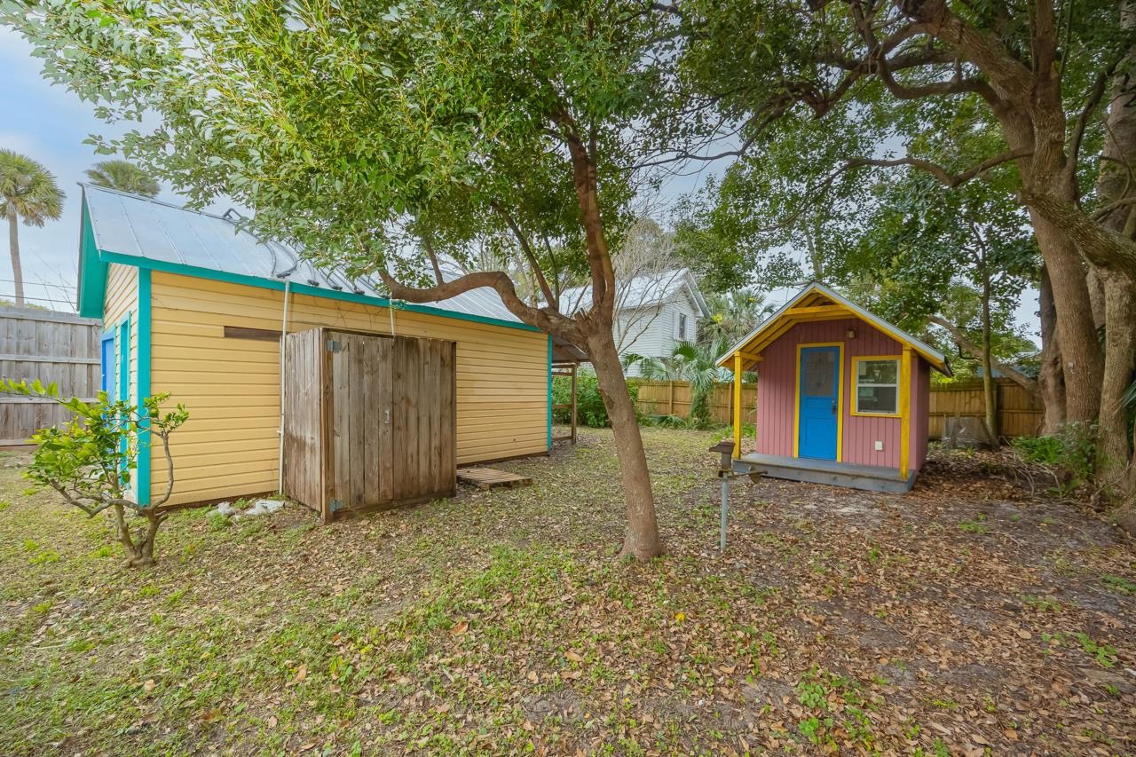 Image 34 of 63 For 11 Pine St  