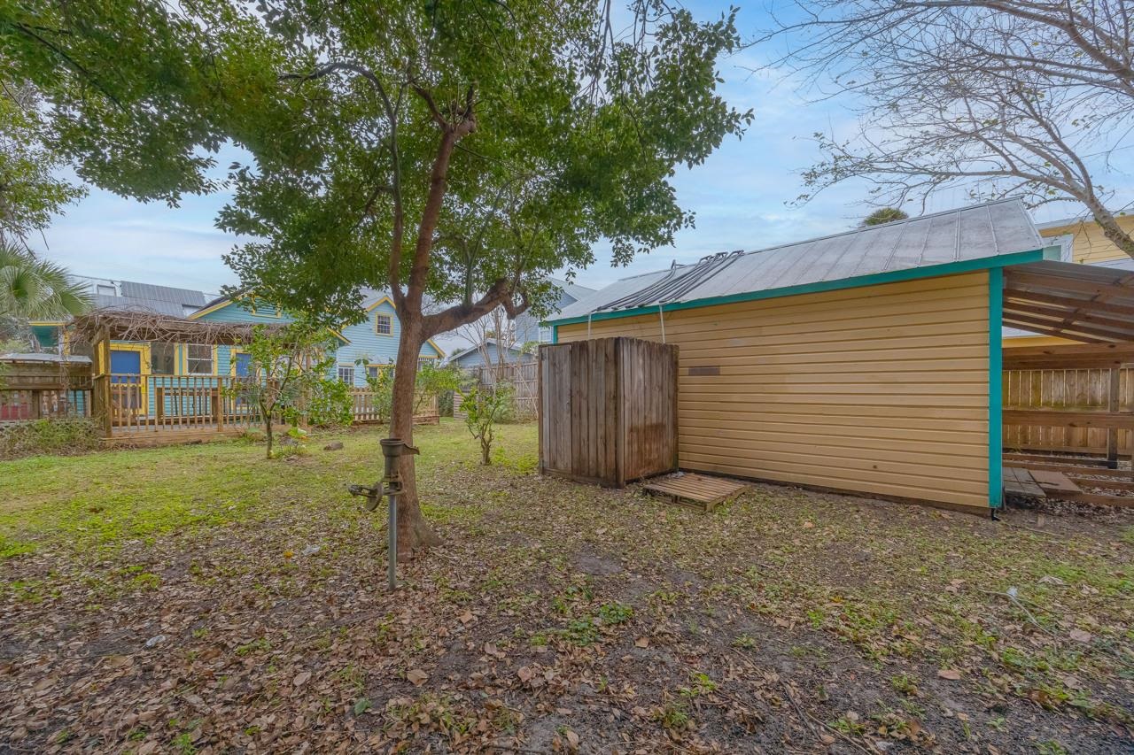 Image 39 of 63 For 11 Pine St  