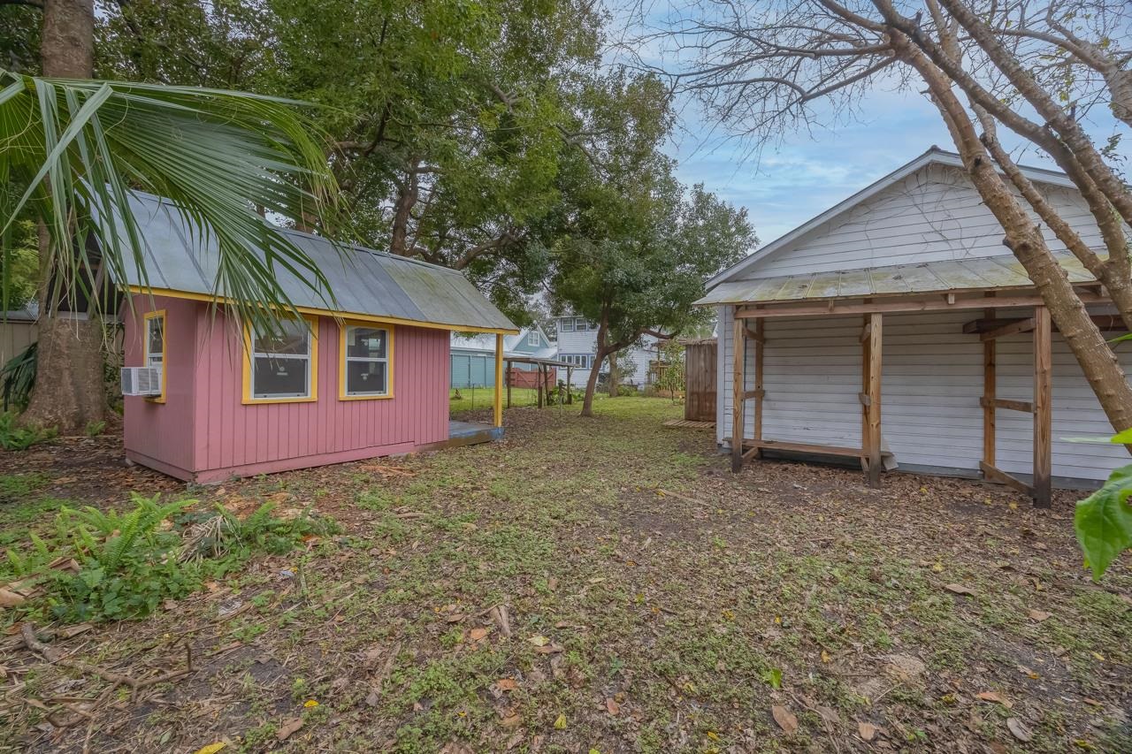 Image 40 of 63 For 11 Pine St  