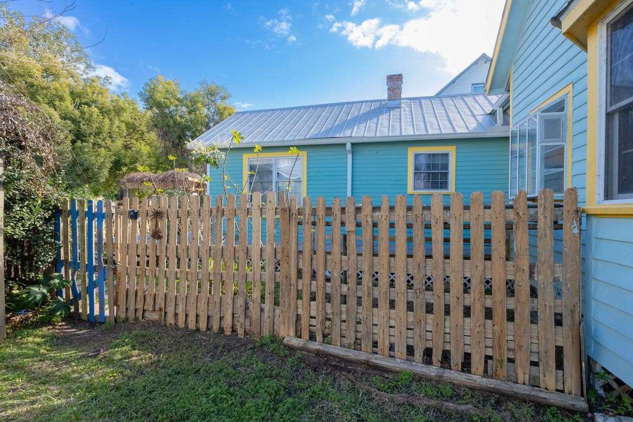 Image 41 of 63 For 11 Pine St  