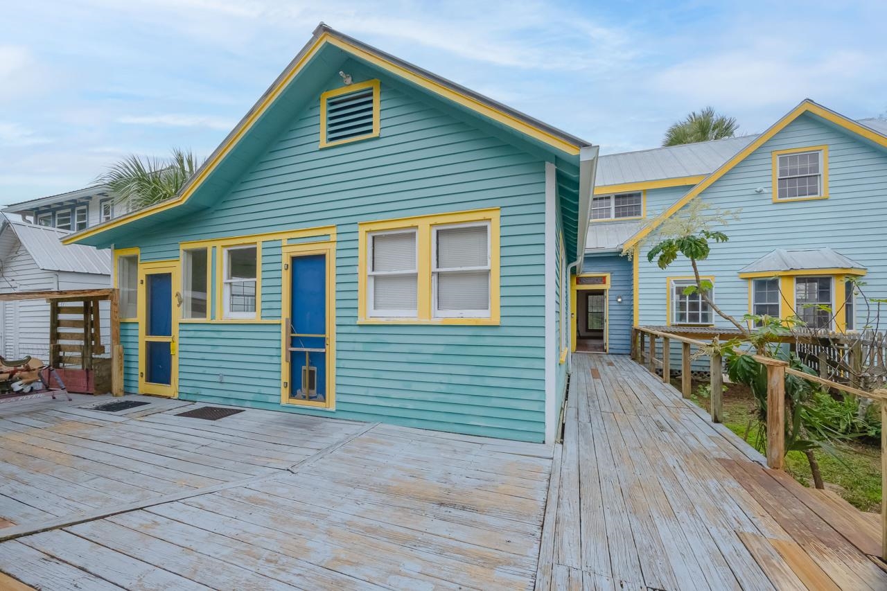 Image 42 of 63 For 11 Pine St  