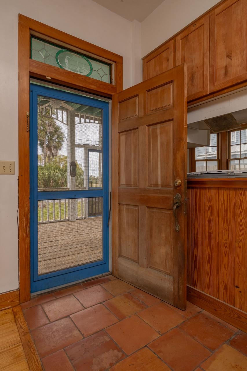 Image 8 of 63 For 11 Pine St  