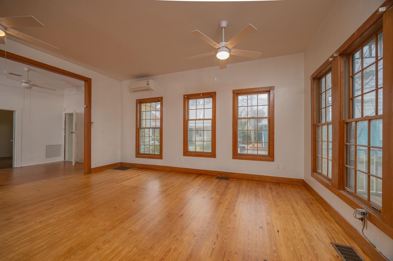 Image 9 of 63 For 11 Pine St  