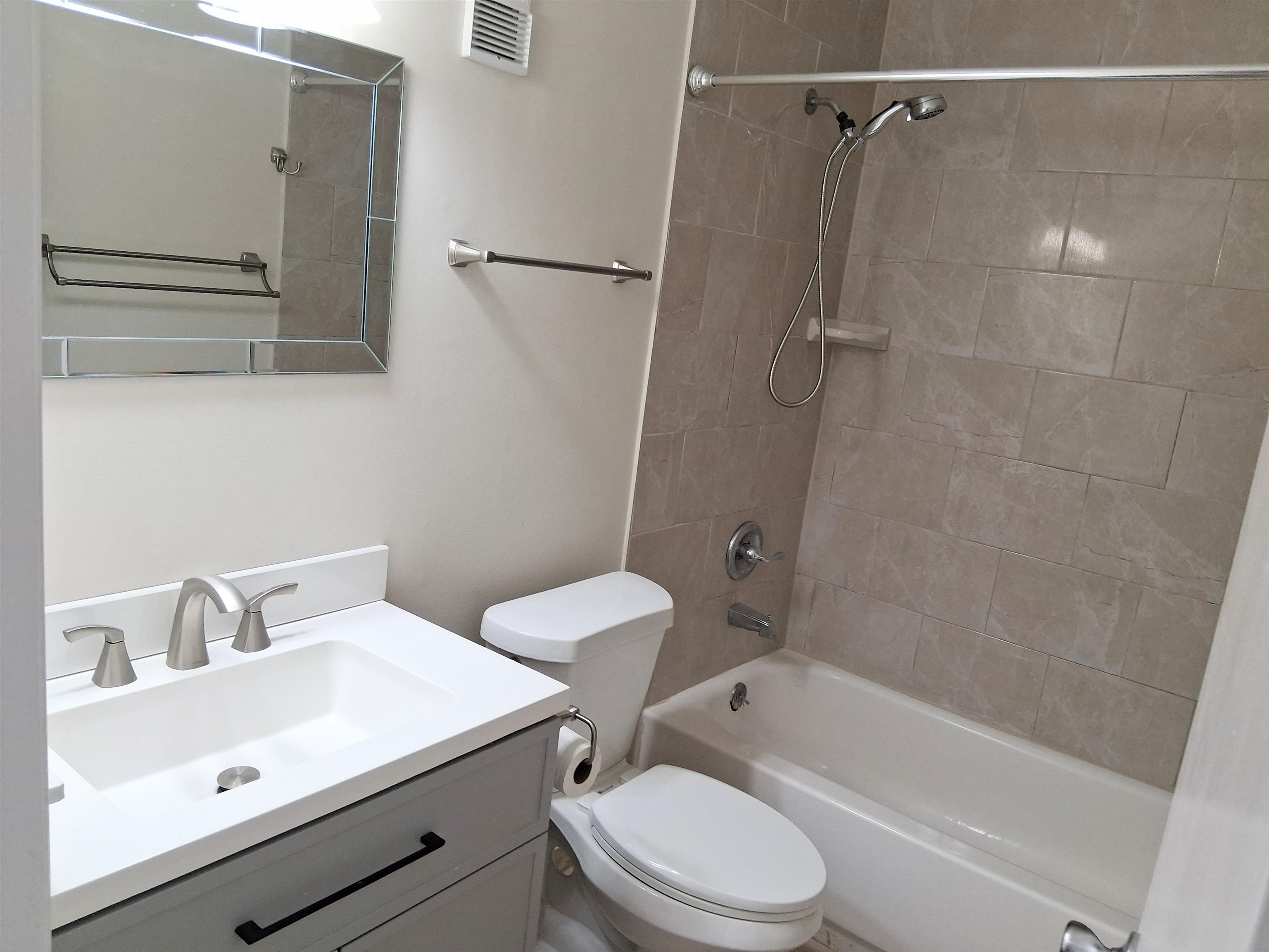 Image 9 of 10 For 700 Pope Rd W G50