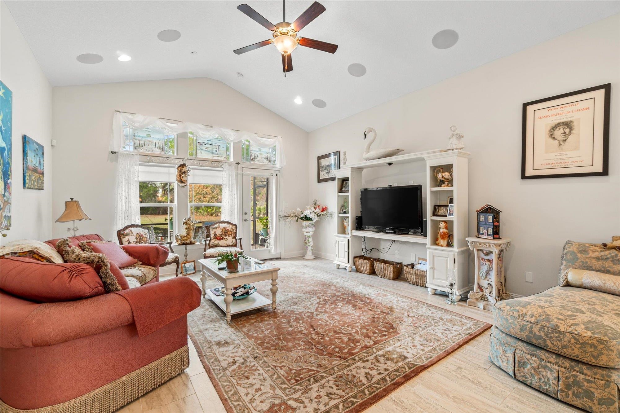 Image 17 of 52 For 37 Amacano Ln