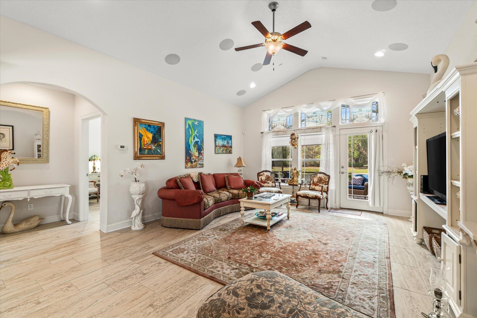 Image 18 of 52 For 37 Amacano Ln