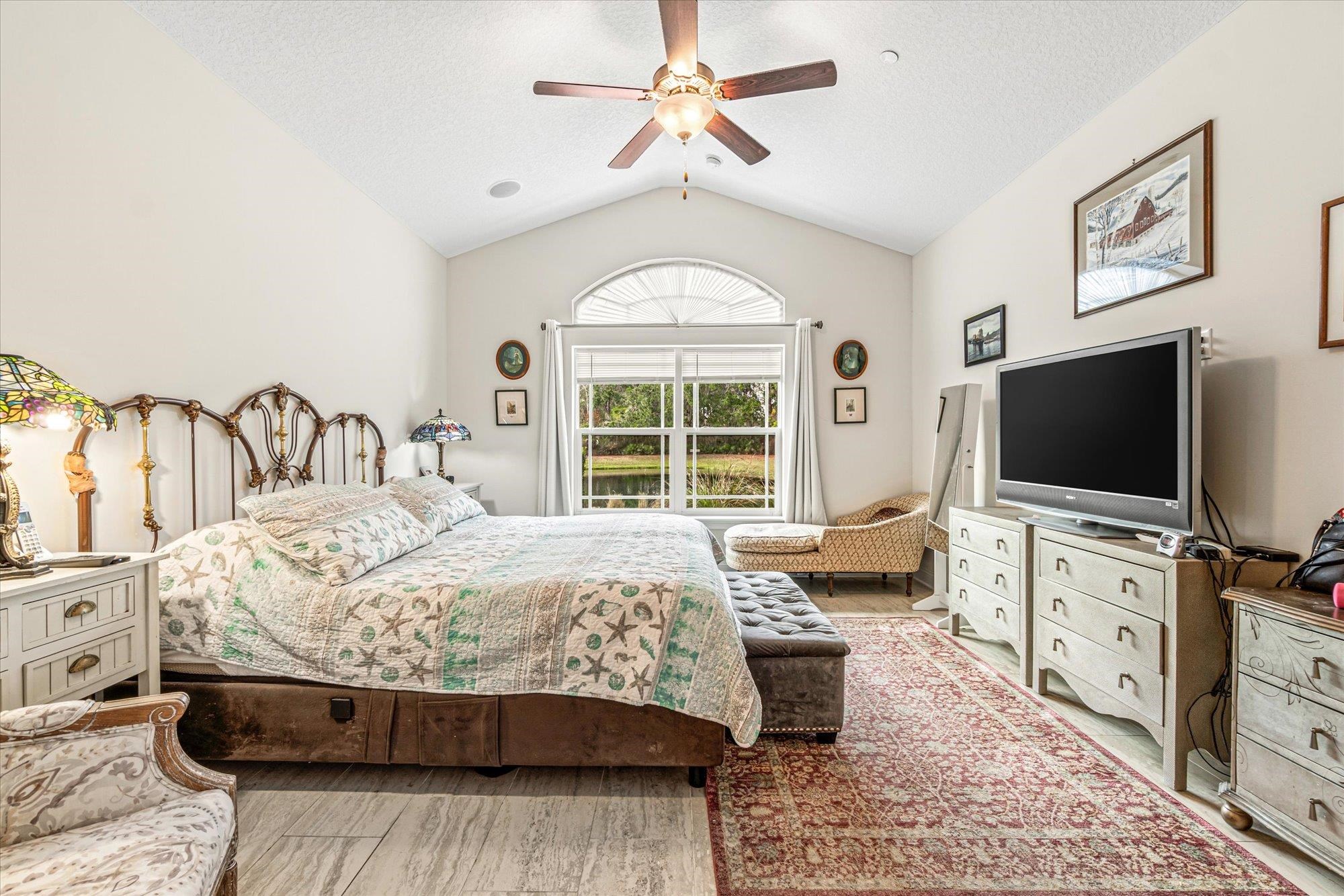 Image 23 of 52 For 37 Amacano Ln