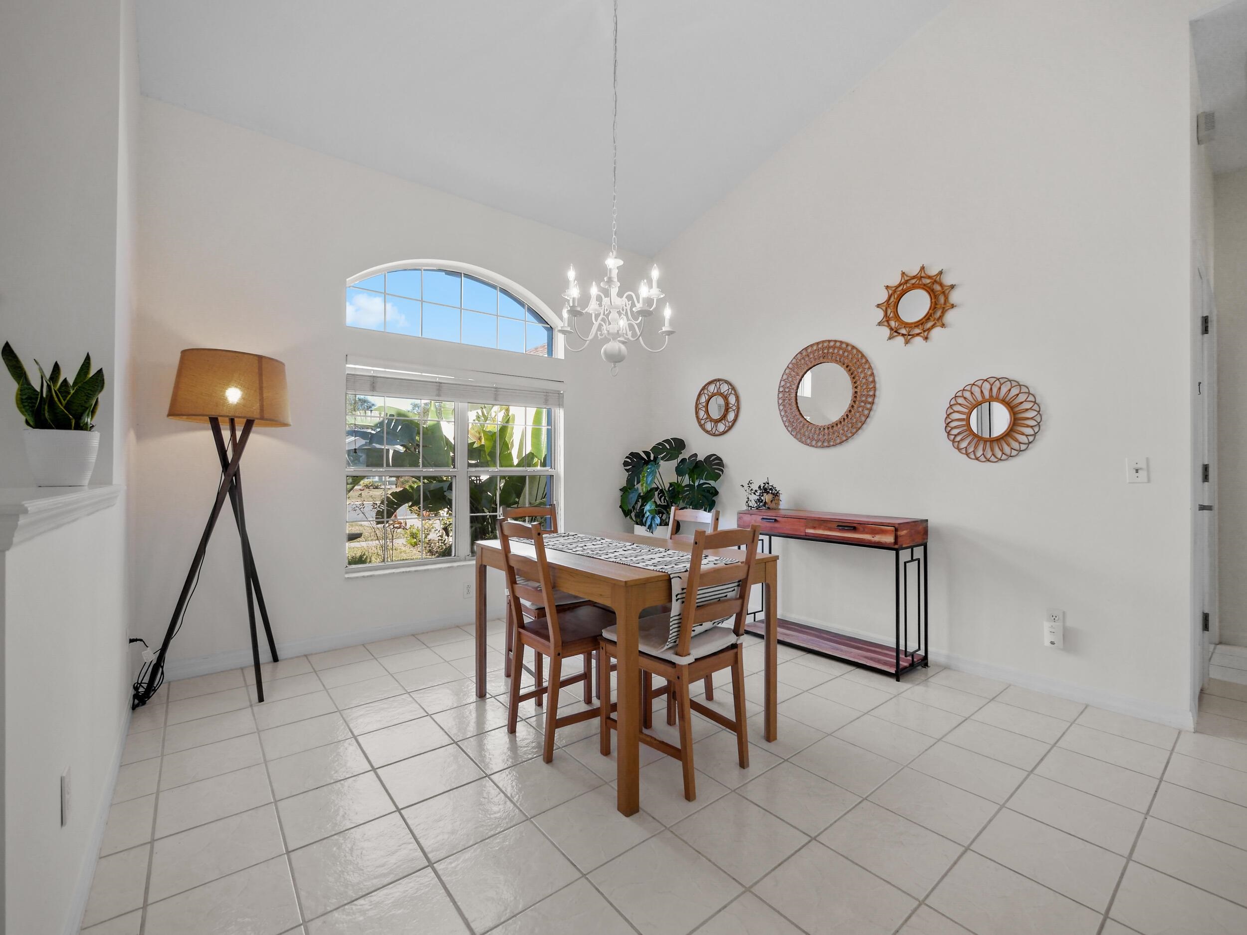 Image 10 of 37 For 520 Peninsula Ct