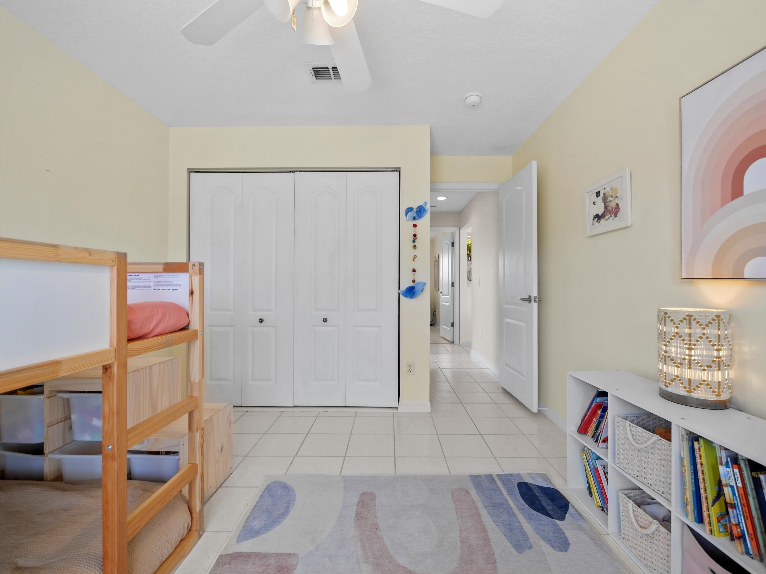 Image 20 of 37 For 520 Peninsula Ct