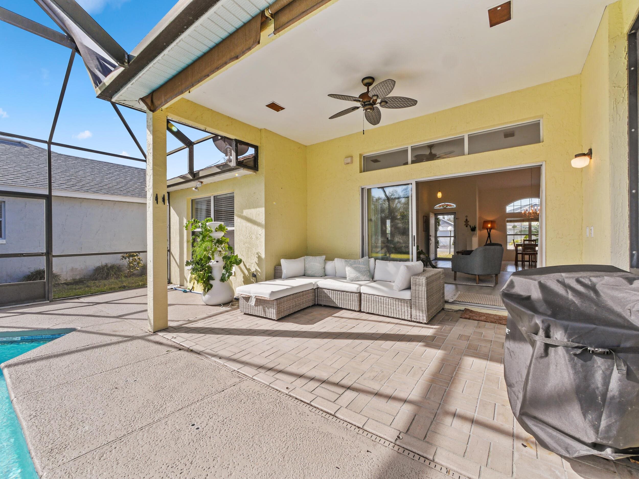 Image 25 of 37 For 520 Peninsula Ct