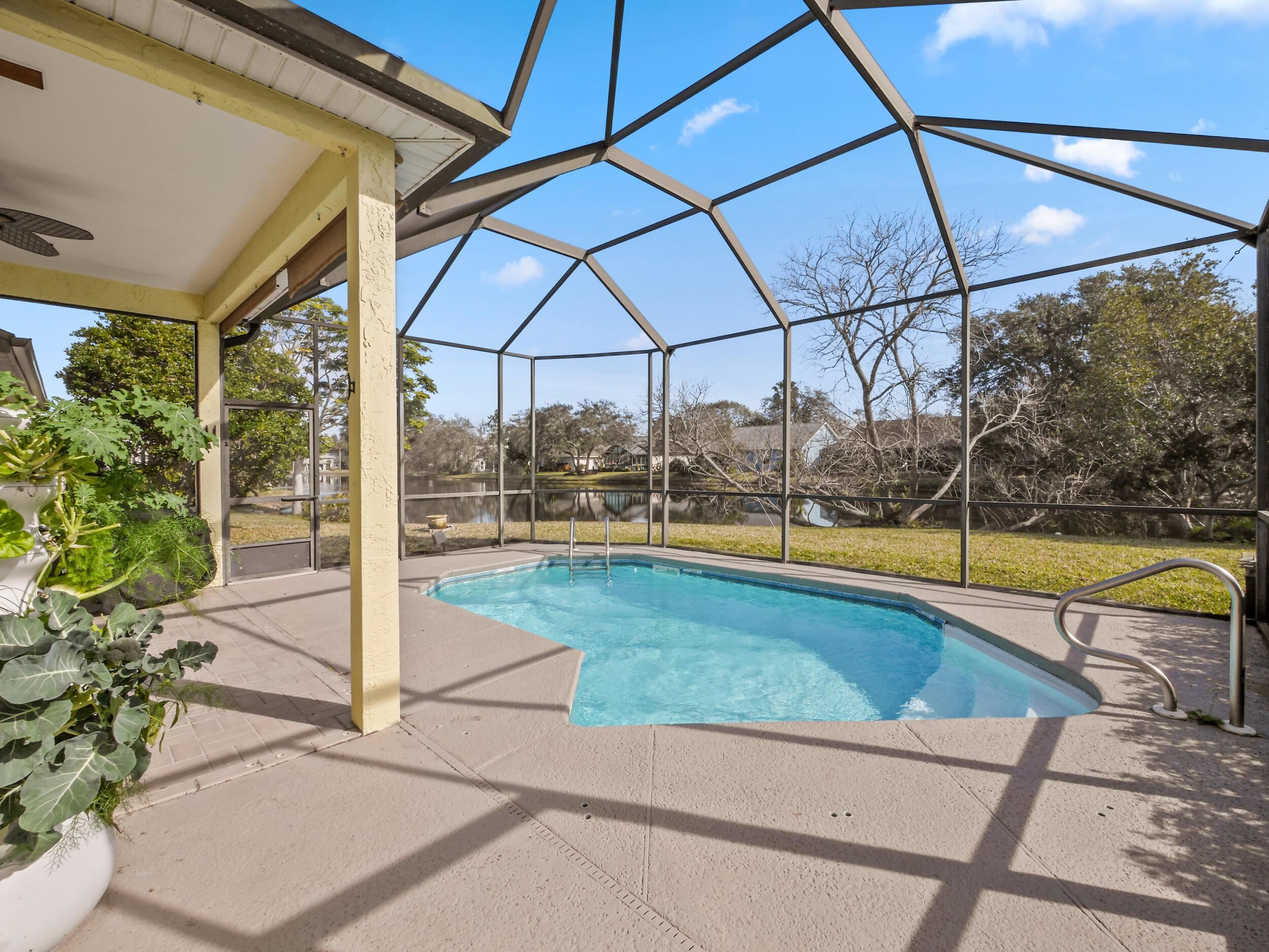 Image 28 of 37 For 520 Peninsula Ct