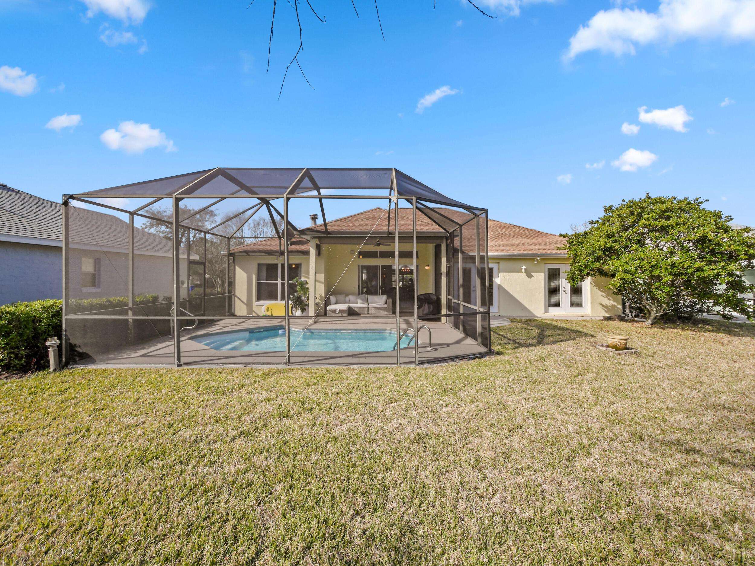 Image 29 of 37 For 520 Peninsula Ct