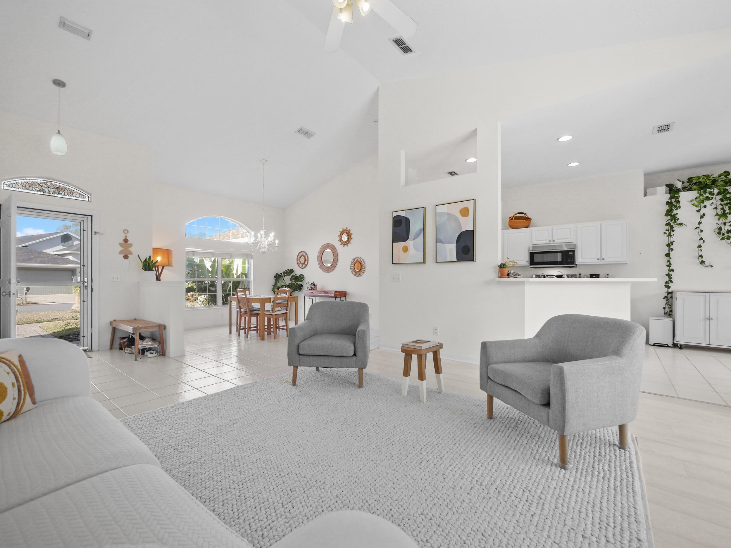 Image 5 of 37 For 520 Peninsula Ct