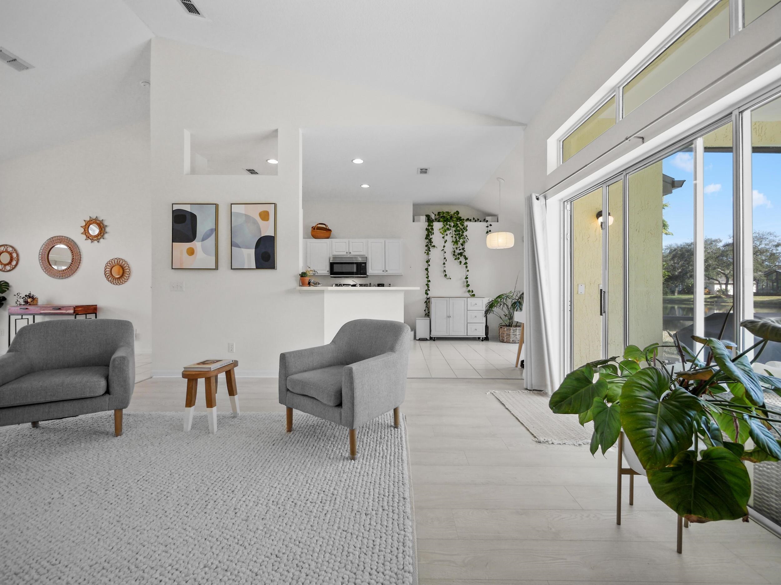 Image 6 of 37 For 520 Peninsula Ct