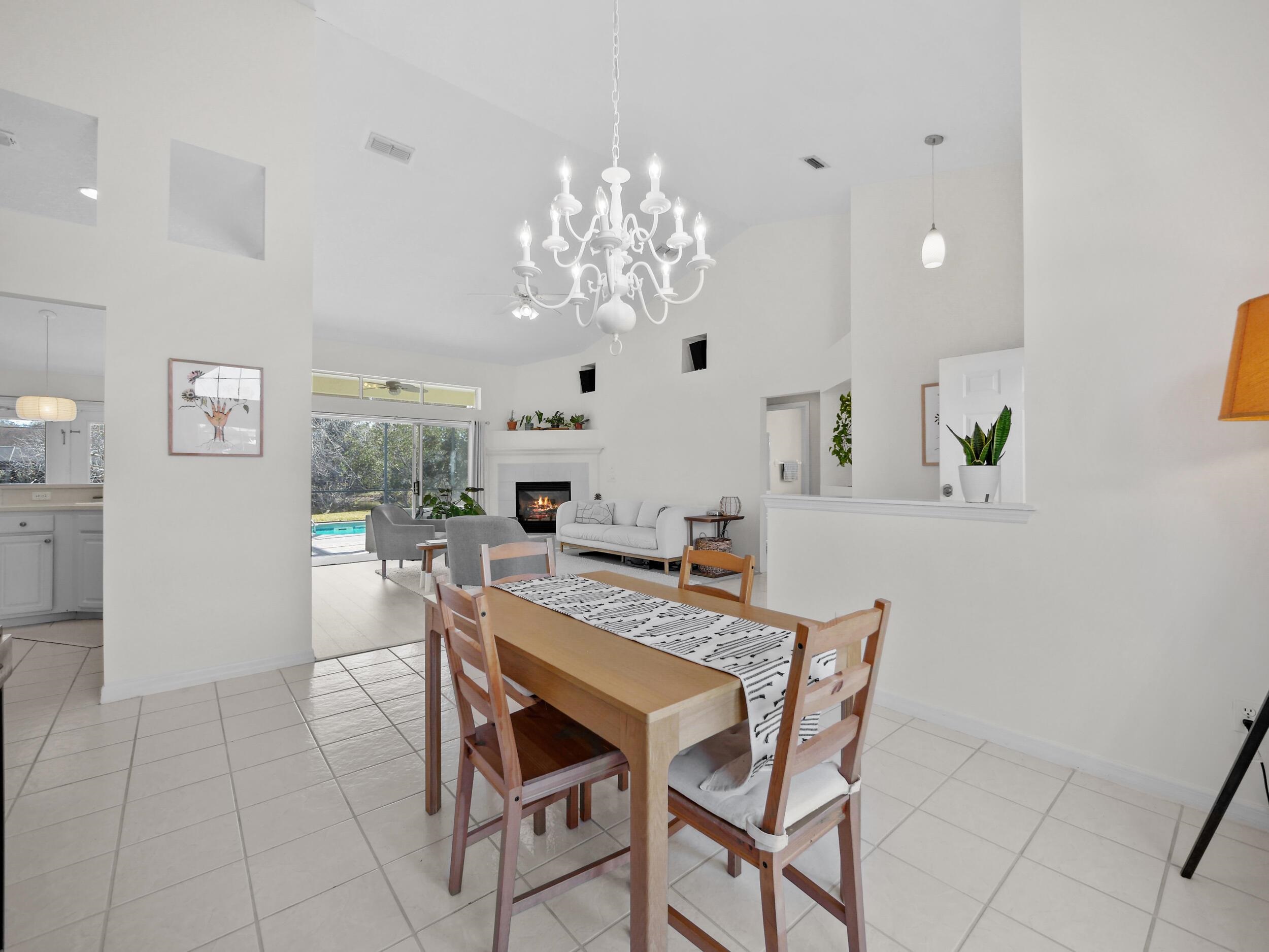 Image 9 of 37 For 520 Peninsula Ct